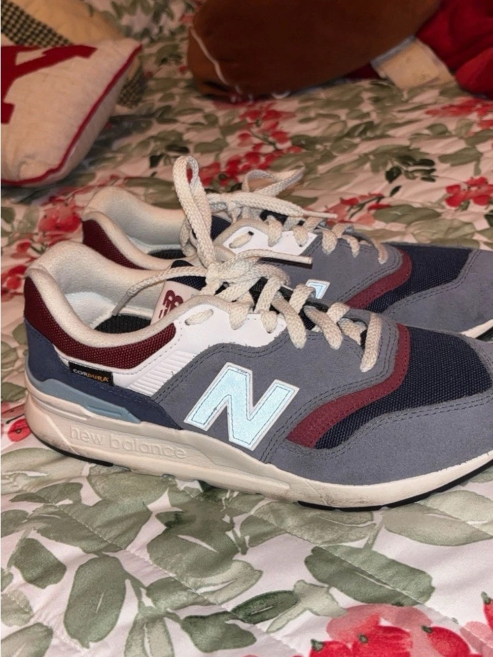 New Balance 997H men’s 8 Gray & Navy Casual Sneakers with Maroon Accents